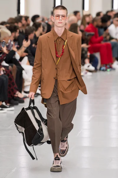 Look 2